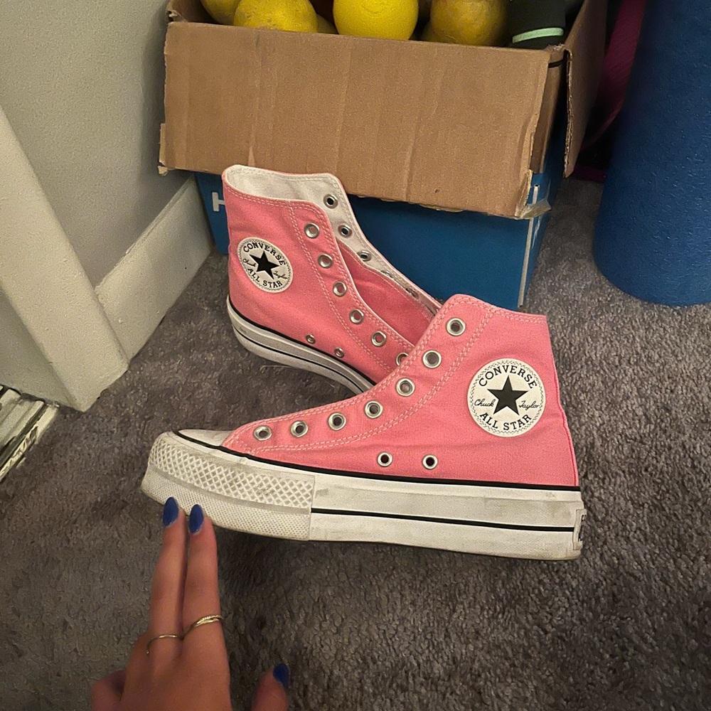 Pink platform converse